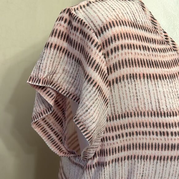 Rose & Thyme pink white patterned cap sleeve blouse Size M New - Picture 3 of 11